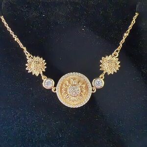 Gold Sunflower Pendant Bracelet